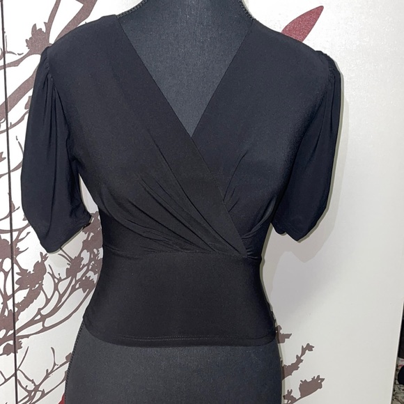 Triple Seven Size Small Puff V-Cut Tee-Short Sleeve Black Crop Top NWOT $30 - Picture 2 of 11